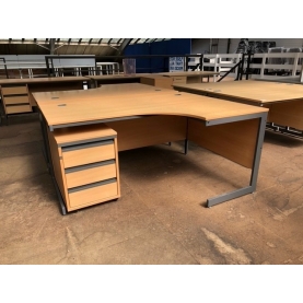 Second-Hand 1525mm Right-Hand Desk with 3 Drawer Mobile Pedestal beech
