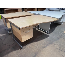 Second-hand 1400mm R/H Wave Desk with 2 Drawer Fixed Pedestal BEECH