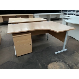 Second-hand R/H Radial Desk with 3 Drawer Mobile Pedestal BEECH