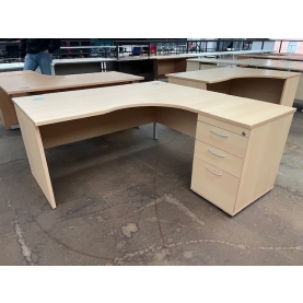 Second-hand Beckbury 1600mm R/H Radial Desk with 3 Drawer DH Pedestal BEECH