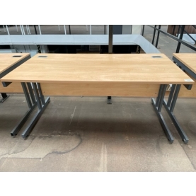 Second-hand 1600mm Cantilever Desk CHERRY