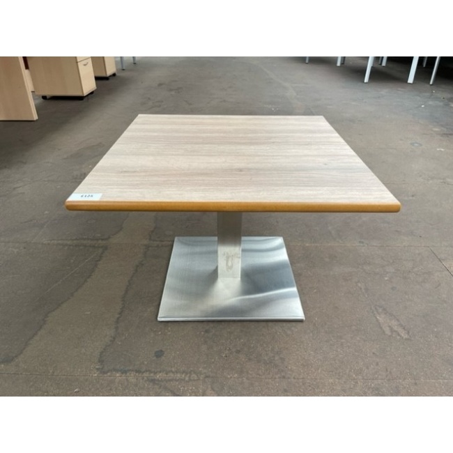 Second-Hand 700 x 700mm Coffee Table OAK - Second-hand Tables - Second Hand