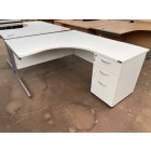 Second-hand 1400mm R/H Radial Desk with 3 Drawer Desk High Pedestal WHITE